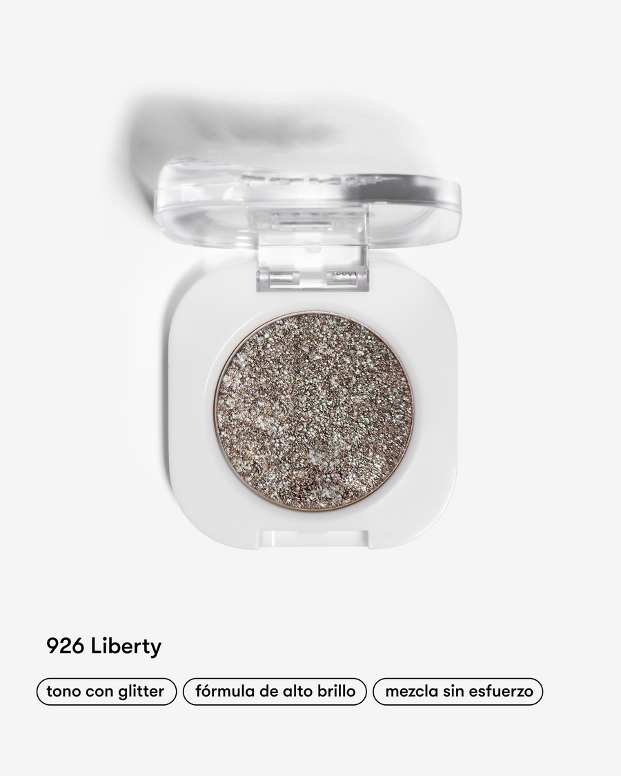 paleta de sombras de maquillaje de Laka disponible en Momiji Beauty, tu destino de confianza para productos de belleza de calidad. Esta paleta versátil presenta una amplia gama de tonos cuidadosamente seleccionados, desde sutiles neutros hasta vibrantes tonos de tendencia, permitiéndote crear una variedad infinita de looks. Con una fórmula altamente pigmentada y de larga duración, estas sombras se aplican de manera suave y se mezclan fácilmente para resultados profesionales.
