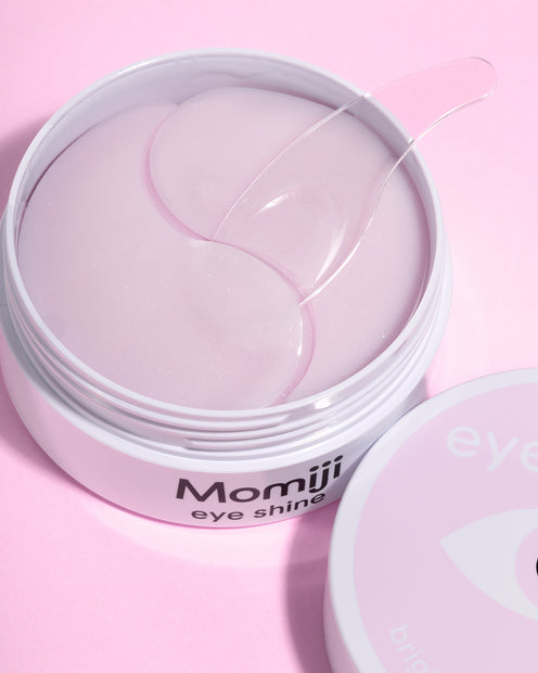 Parches para ojos de Momiji Beauty que combaten el oscurecimiento, la opacidad, desinflaman, hidratan y prevenien los signos de la edad.
