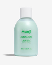 Sumérgete en la experiencia revitalizante del Matcha Latte Tónico de Momiji. Nuestra exclusiva fórmula combina las propiedades antioxidantes del matcha con ingredientes hidratantes para ofrecerte una piel radiante y saludable. Este tónico refrescante es perfecto para revitalizar la piel cansada y devolverle su luminosidad natural. Disfruta de los beneficios del matcha en tu rutina de cuidado de la piel con el Matcha Latte Tónico de Momiji. ¡Añádelo a tu carrito hoy y dale a tu piel el impulso que necesita!