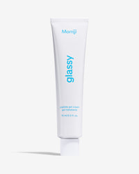 Experimenta la hidratación definitiva con el Gel Hidratante Glassy de Momiji. Nuestra fórmula innovadora proporciona una hidratación profunda y duradera, dejando la piel suave, flexible y luminosa. El Gel Hidratante Glassy de Momiji está enriquecido con ingredientes naturales que nutren y revitalizan la piel, proporcionando un aspecto radiante y saludable. ¡Añádelo a tu rutina diaria de cuidado de la piel y descubre una piel visiblemente más saludable!”