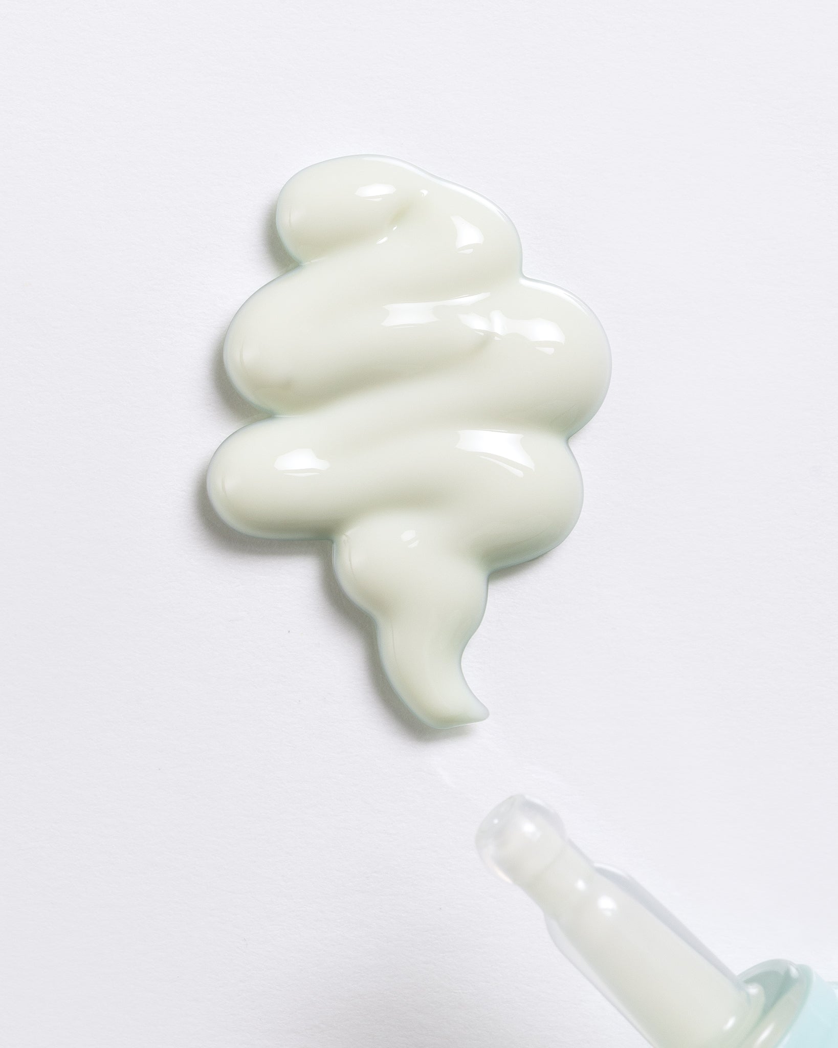 3-Step Porcelain Skin Set (Suero, SPF, base)
