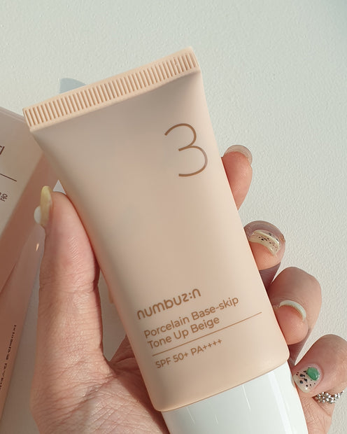 No. 3 Porcelain Base-Skip Tone Up Beige (Base en crema)

