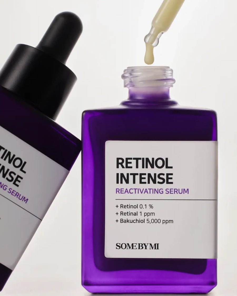 Suero Vegano de Retinol de Some By Mi en Momiji Beauty, una opción rejuvenecedora para una piel más suave y radiante. Formulado con retinol vegano, este suero ayuda a reducir la apariencia de líneas finas, arrugas y manchas oscuras, promoviendo una tez más uniforme y juvenil. Además, su fórmula ligera y de rápida absorción es adecuada para todo tipo de piel, incluidas las sensibles. 
