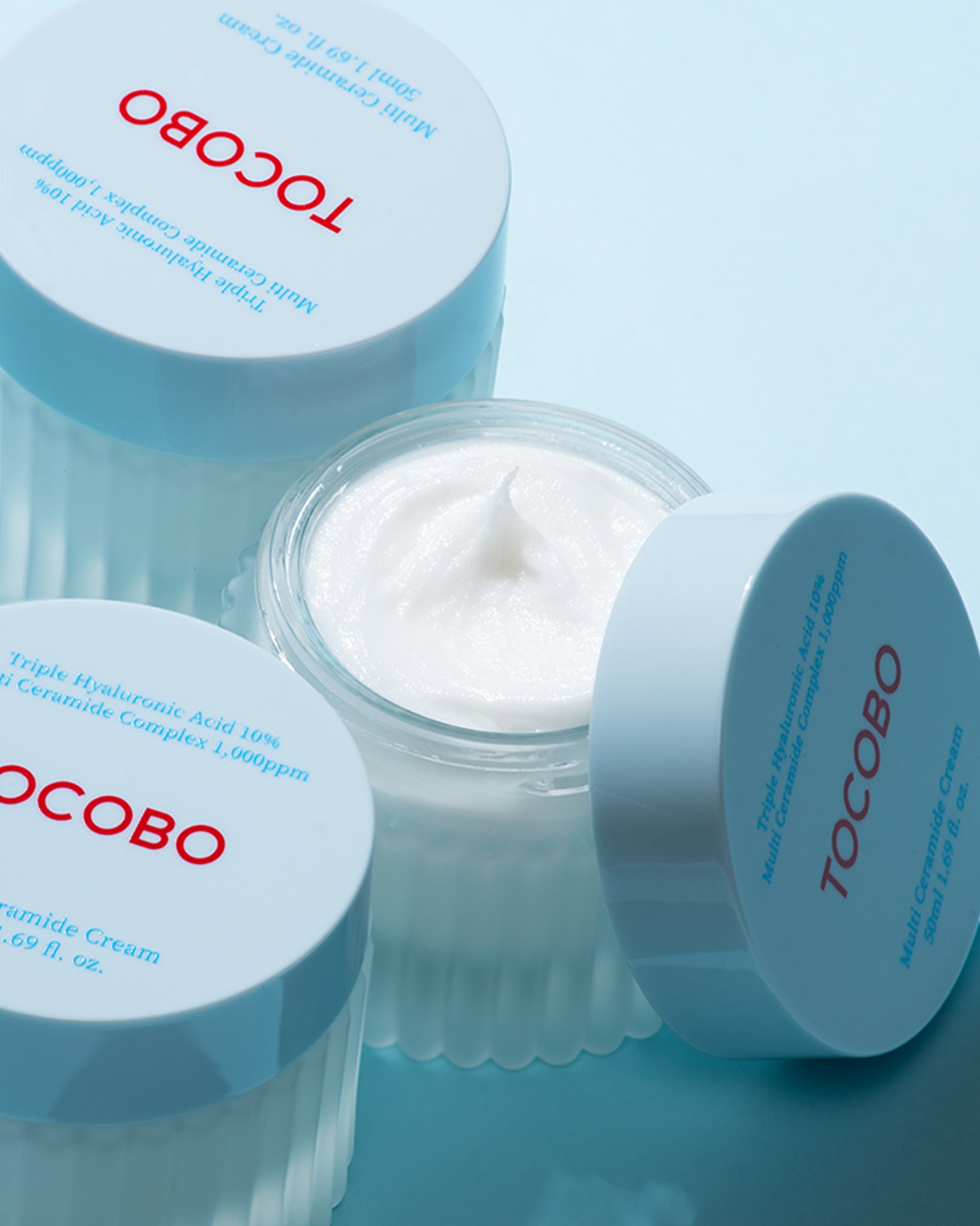 crema humectante de ceramida de Tocobo en Momiji Beauty, tu destino para productos de cuidado de la piel de alta calidad. Esta crema está enriquecida con ceramidas, lípidos naturales que ayudan a fortalecer la barrera cutánea y a retener la humedad, dejando la piel suave, flexible y profundamente hidratada. La fórmula rica pero no grasa se absorbe rápidamente, proporcionando una hidratación duradera para todo tipo de piel, especialmente aquellas propensas a la sequedad y la sensibilidad. 